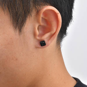 Boucles d'oreilles carrées minimalistes en acier inoxydable, style niche, avec pierres de lave irrégulières plissées, pour hommes et femmes - Product Image 3