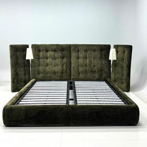 ฐานเตียงหรูหราสไตล์อิตาลีสมัยใหม่ ปรับแต่งได้ หุ้มกำมะหยี่ โครงไม้ติดผนัง เฟอร์นิเจอร์ห้องนอนโรงแรมแข็งแรงทนทาน ผลิตจากโรงงานโดยตรง ปรับแต่งได้ตามสไตล์อิตาลี - Product Image 3