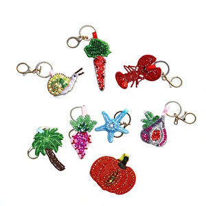 Porte-clés perlé fait main avec broderie, élégant accessoire de sac pour femmes, filles, anniversaires et cadeaux de fête - Product Image 1