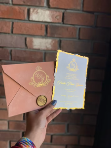 Enveloppe en velours marine avec logo en feuille d'or de luxe 2025 avec acrylique transparent unique et cachetage à la cire pour l'événement de célébration de fête de mariage - Product Image 5