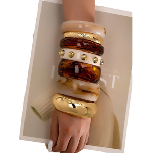 Bracelets en résine imperméables haut de gamme pour femmes, couleurs personnalisées, finition élégante, bijoux fantaisie mignons, logo personnalisé, cadeau d'affaires, fête, décontracté - Product Image 1