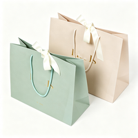 Sac en papier de luxe écologique et recyclable de haute qualité pour cadeaux et achats, avec poignée en ruban, logo imprimé personnalisé, recyclé