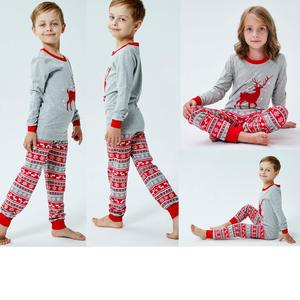 Set <span class=keywords><strong>di</strong></span> Pigiami Natalizi Personalizzati per Famiglia 2023, Abbigliamento da Casa con Maglietta Stampata e Pantaloni con Stampa Auto - Product Image 4