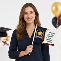 Drapeaux à main personnalisés en gros pour célébrations en magasin – Polyester durable, impression numérique couleur, résistants à la décoloration