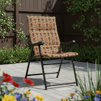 Chaise de plage pliable durable de style Majlis arabe avec tissu à motifs traditionnels pour le camping dans le désert et l'utilisation en espace culturel
