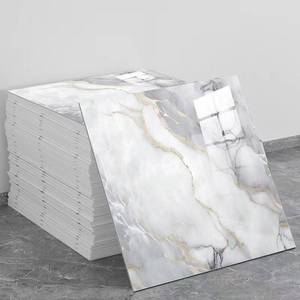 Papel Tapiz de Espuma XPE Autoadhesivo con Diseño de Mármol, Adhesivos de <span class=keywords><strong>Pared</strong></span> con Acabado Brillante, Panel de <span class=keywords><strong>Pared</strong></span> de PVC con Efecto Mármol, <span class=keywords><strong>Precio</strong></span> al por Mayor - Product Image 3
