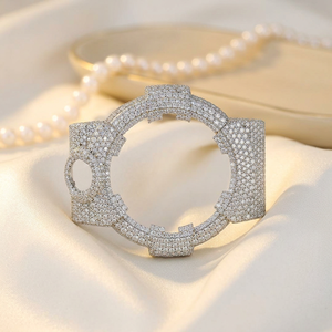 Lunette de montre personnalisée sertie de diamants pour montres de luxe, fabricant OEM ODM - Product Image 1