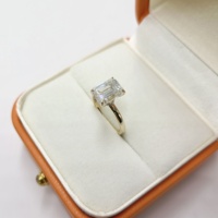 2.5 CT Zümrüt Kesim Mozanit 2mm Bant 8.5X6.5mm 1.20mmX10 adet 14k Sarı Altın Vintage Çatal Ayarlı Özelleştirilebilir Boyut Yüzük