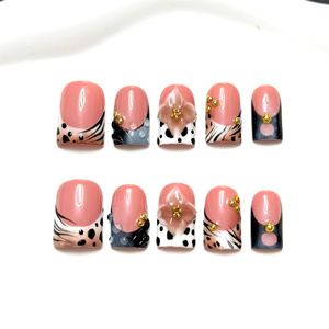 เล็บปลอมแบบกดติดทรงสี่เหลี่ยมสั้น ทำมือ สีชมพูปลายเฟรนช์ ประดับด้วยดอกไม้ 3 มิติ ดีไซน์หรูหรา น่ารัก เงางาม - Product Image 3