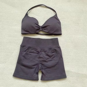 Set Yoga <span class=keywords><strong>Donna</strong></span> Hot Seller: Reggiseno Sportivo Solido Halter con Schiena Modellante, Alta Elasticità, Effetto Push-Up e Asciugatura Rapida, e Pantaloncini da Allenamento - Product Image 6