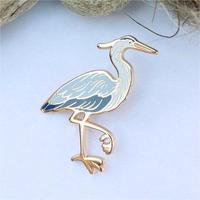 Vente en gros d'épingles en émail doux de haute qualité, conception libre, fournisseur de cadeaux Épinglette en métal nickel grand héron oiseau pour petite amie