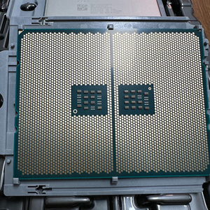 ซีพียูเซิร์ฟเวอร์แท้รุ่น EPYC 7763 7713 7713P 7663 7663P SP3 EPYC 7003 สำหรับ DDR4 เซิร์ฟเวอร์ Edge Computing - Product Image 5