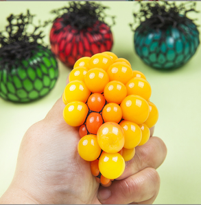 Pelota Sensorial Antiestrés de Uva de 5CM para Niños y Niñas de 5 a 7 Años, Alivio para el TDAH, Autismo y Ansiedad - Product Image 4