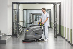 Équipement de nettoyage des sols 50/50 C Classic Karchers, laveuse-sécheuse de sols à batterie pour hôtel - Product Image 2