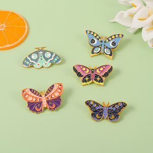 12 Styles Butterfly Pronomen Beste Emaille Pins Benutzer definiert SIE IHN ER IHN SIE SIE SIE Broschen Revers Abzeichen Pin Hard - Product Image 5