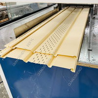 Ligne de production complète de panneaux muraux et de soffites multimatériaux PVC/WPC/Vinyl