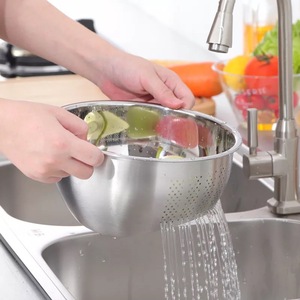 Colador de cocina de fondo oblicuo 304 de acero inoxidable coreano de alta calidad al por mayor para colar frutas y verduras - Product Image 5
