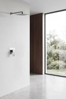 Ensemble de douche mural carré de luxe classique en acier inoxydable avec mitigeur à robinet céramique pour eau chaude/froide