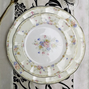 Platos de porcelana de hueso fino de diseño de lujo, vajilla <span class=keywords><strong>con</strong></span> calcomanía, taza de té y platillo - Product Image 2