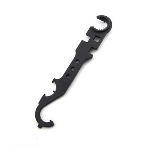 Herramienta de desmontaje de metal táctico multifuncional para exteriores, llave de <span class=keywords><strong>pizarra</strong></span> para excursiones y campamentos - Product Image 1