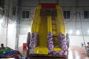 Toboggan gonflable Monster Truck en PVC, capacité 500 kg, 12 passagers, pour locations commerciales extérieures pour enfants - Product Image 2