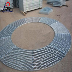 Nuovo Design Grigliato in Acciaio 30x3 per Copertura Canali, Passerelle Metalliche, Copertura Fossi in Acciaio, Peso - Product Image 4