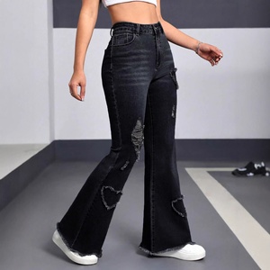 <span class=keywords><strong>Jeans</strong></span> a Vita Alta da Donna con Gamba Svasata, Lavaggio Distressed e Dettaglio Cuore 3D - Collezione Autunno/Estate - Product Image 3