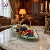 Bol à fruits en céramique coloré peint à la main avec support en laiton, assiette en porcelaine, décoration de table rétro de luxe pour la maison, accessoire de style nouveau