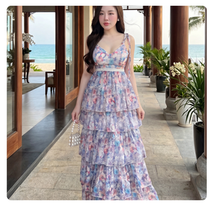 เดรสยาวผ้าชีฟองลายดอกไม้สำหรับผู้หญิง คอวี สายเดี่ยวผูกไหล่ แต่งระบายเป็นชั้นๆ พลิ้วไหว เหมาะสำหรับใส่ไปเที่ยวชายหาด - Product Image 1