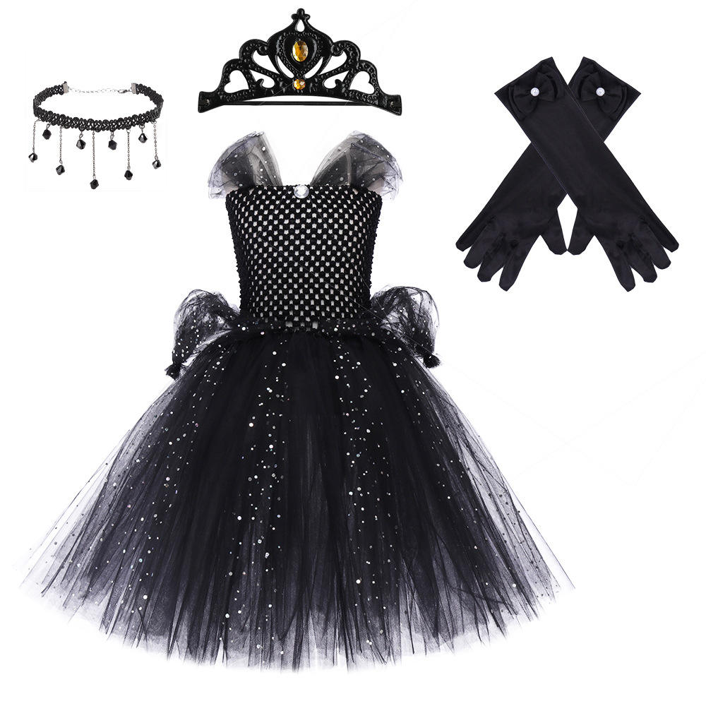 Skirt + gloves + collarbone chain + crown