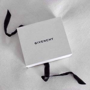 Wholesale Custom Luxury Foldable Magnetic Closure Gift Boxes White Magnet Flap Clothing Paper <b>Box</b> Cardboard Matt Lamination - Product Image 2