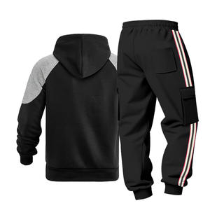 RUIQUWIN Vente en gros Nouveaux survêtements pour hommes Grande taille Décontracté Printemps Essentiels de sport Sweat à capuche et pantalon de survêtement rayé Ensemble deux pièces - Product Image 2