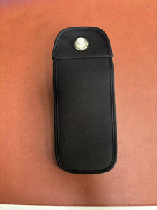 Bolsa Faraday Antirrobo con Bloqueo Magnético para Teléfonos Móviles, Bolsa de Bloqueo de Señales para Bibliotecas, Escuelas, Iglesias y Reuniones - Product Image 5