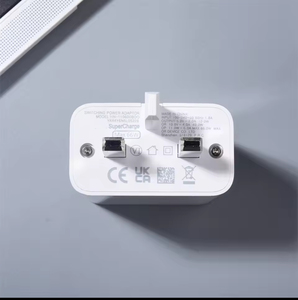 Caricabatterie all'Ingrosso 66W Ricarica Rapida Adattatore UK SuperCharge Cavo USB Tipo C 6A per HONOR <span class=keywords><strong>HUAWEI</strong></span> P50 P40 P30 <span class=keywords><strong>P20</strong></span> Mate 40 30 Nova - Product Image 1
