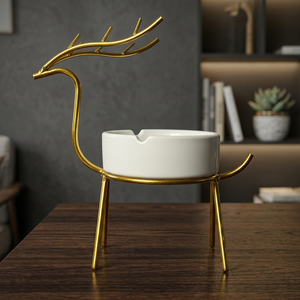 Cendrier de bureau en laiton de style nordique en forme de cerf pour la décoration de la maison - Product Image 2