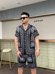 <span class=keywords><strong>Pigiama</strong></span> da <span class=keywords><strong>uomo</strong></span> in seta di lusso chiaro con fiori neri scuri <span class=keywords><strong>pantaloncini</strong></span> a maniche corte da notte da <span class=keywords><strong>uomo</strong></span> - Product Image 3