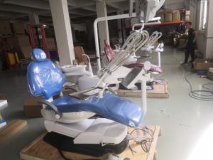 Nuovo tipo di attrezzatura dentale clinica doppia bottiglia di acqua odontoiatrica sedia odontoiatrica Standard europeo per la clinica dentale - Product Image 4