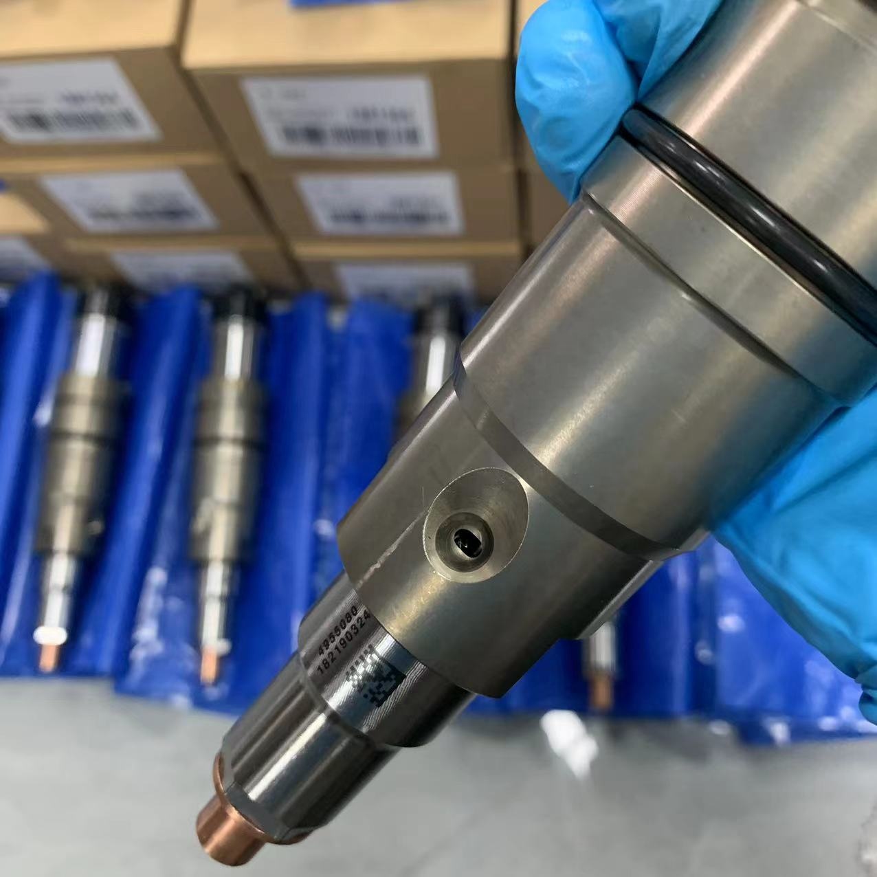 High Efficiency Common Rail Injector 1881564 Diesel Injector Engine Accessories