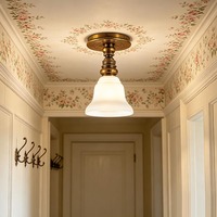 Plafonnier élégant et moderne en laiton avec surface en verre, verre givré, pour la maison, la chambre, la salle de bain, le couloir, la cuisine, décoration