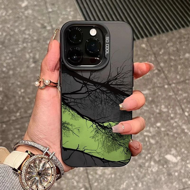 Luxury 17PROMAX IPhone16 15 13 12/X Soft Case Creative Big Hole Design for Apple Dead Wood Tree Made of Luxury TPU Material