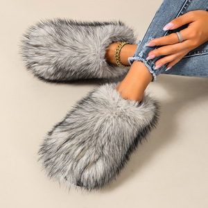 Mules pantoufles pour femmes en fausse fourrure, style patte, en peluche moelleuse, pour la maison, avec pointes métalliques en forme de griffe, logo personnalisé, OEM, CE Reach, vente en gros - Product Image 5
