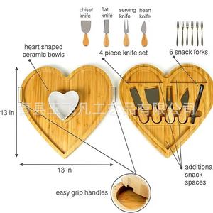 Bandeja de queso de madera en forma de corazón Yu Feifan de doble capa con juego de cubiertos para servir aperitivos y delicatessen en fiestas - Product Image 4