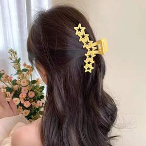 Pinzas de Pelo con Forma de Estrella Hueca, Pinzas de Pelo Grandes de Plástico Color Caramelo para Mujeres y Niñas, Accesorios para el Cabello con Agarre Antideslizante - Product Image 2