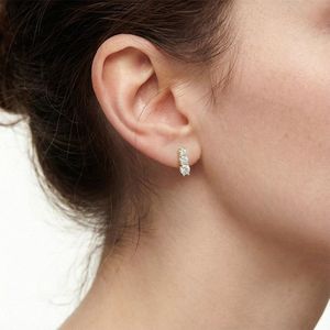 ต่างหูมอสซาไนต์ทรงกลมแบบมินิมอล 3 เม็ด ระดับ VVS GRA  ทอง 14K  เหมาะสำหรับใส่ทำงาน  สำหรับผู้หญิง - Product Image 4