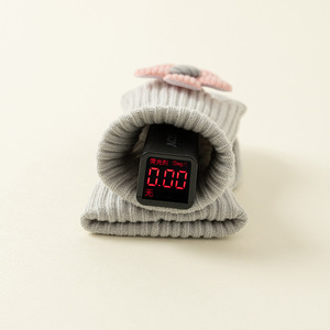 Chaussettes pour bébés en coton peigné printemps-automne avec motif de dessin animé 3D antidérapantes pour enfants - Product Image 3