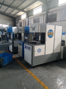 1 Gallon 5l Cavidade Totalmente Automático Pneumático Mini Extrusão Soprando Máquina De Moldagem Para Pet Garrafa - Product Image 2