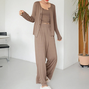 Camicetta personalizzata con bottoni e pantaloni della tuta Set di <span class=keywords><strong>pigiami</strong></span> modali di alta qualità 3 pezzi Set da salotto donna - Product Image 2
