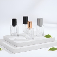 Flacons de parfum en verre rectangulaires transparents de 15 ml, vaporisateurs rechargeables, brume fine, échantillons cosmétiques de voyage, miniatures de parfum, logo personnalisé