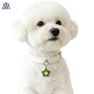 Collier pour animaux de compagnie à fleurs, en cuir PU souple, réglable, pour petits chiens et chats, avec pendentif, charme fleur verte - Product Image 2
