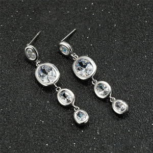 Orecchini Pendenti E2904 in Oro Bianco con Cristalli e Strass, Gioielli da Sposa Classici per Donna - Product Image 5